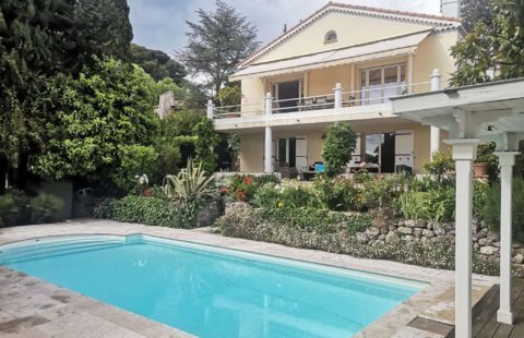 MOUGINS VILLA T5 DE 165M2 SUD OUEST PISCINE AU CALME