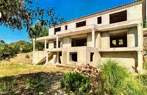 VILLA SUPER CANNES T5/T6 DE  410M2 SUR 3 NIVEAUX TERRAIN 2000M2 PISCINABLE