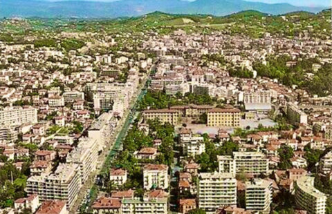 LE CANNET LIMITE CANNES MURS COMMERCIAUX 557m2 8% DE RENTABILITÉ