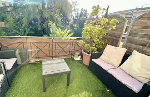 CANNES QUARTIER DES ANGLAIS T2/T3 LUMINEUX 60M2 TERRASSE SUD 10M2 GARAGE