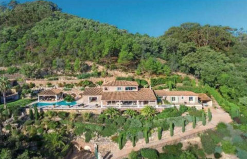 VILLA DE 396M2 VUE FEERIQUE MER JARDIN  4500M2 PISCINE