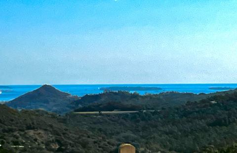 LIMITE MANDELIEU VILLE T4/T5 DE 150M2 VUE MER PANORAMIQUE JARDIN ENTOURANT JACUZZI GARAGE