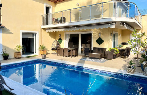 CANNES PROCHE BAS CROIX DES GARDES VILLA T7 SUD 220M2 PISCINE DOUBLE GARAGE 4MN MER
