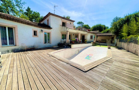 MOUANS SARTOUX VILLA T7 SUD 215 M2 TERRAIN 1500M2  GRANDE PISCINE 3999€/M2