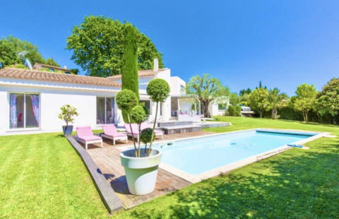 MOUGINS AU CALME VILLA INDIVIDUELLE T4 DE 200M2 PISCINE TERRAIN 1800M2 GARAGE